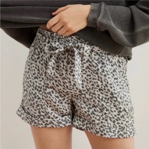 aerie Pants - Aerie Leopard Print Paper Bag Camp Shorts XS